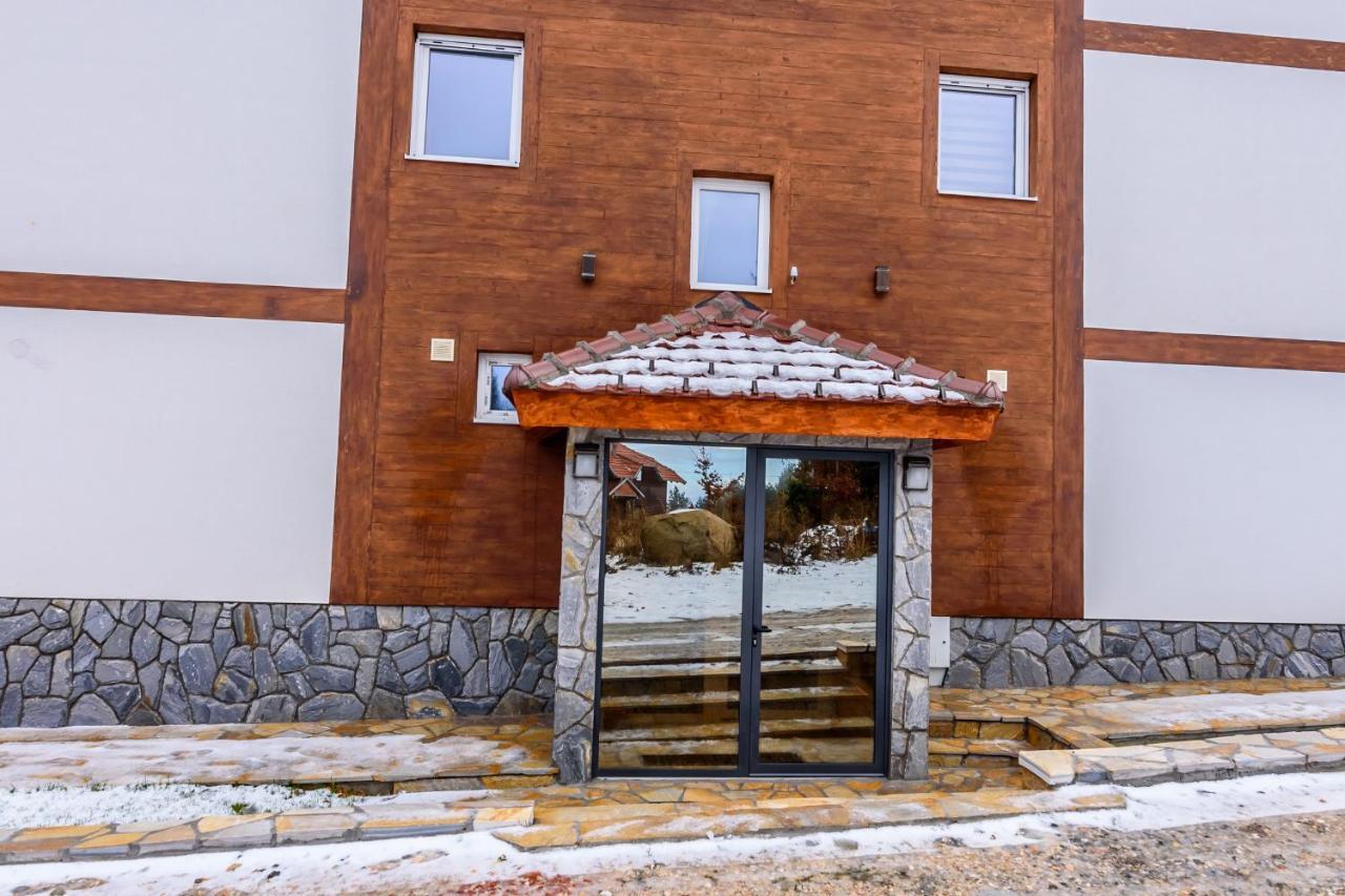 Apartmani “Lazar” I “Lena” コパオニク エクステリア 写真
