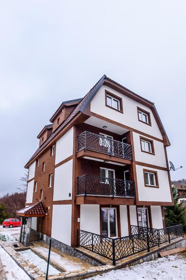 Apartmani “Lazar” I “Lena” コパオニク エクステリア 写真