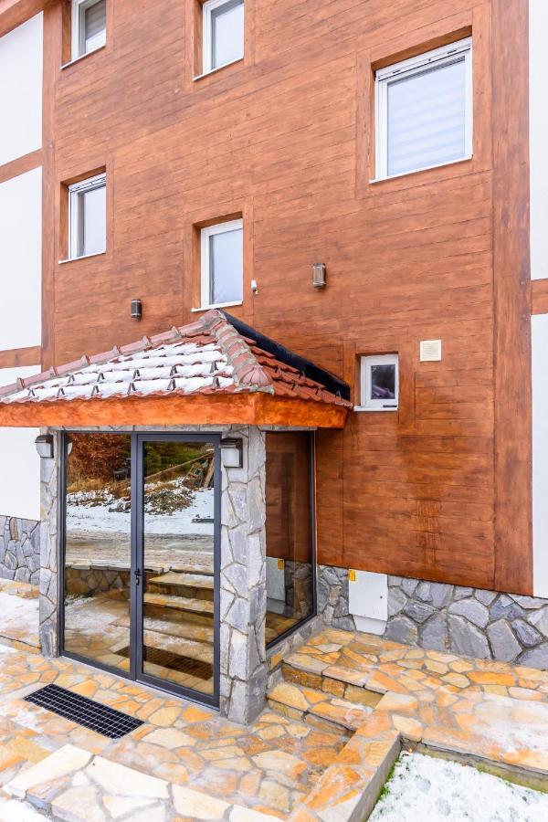 Apartmani “Lazar” I “Lena” コパオニク エクステリア 写真